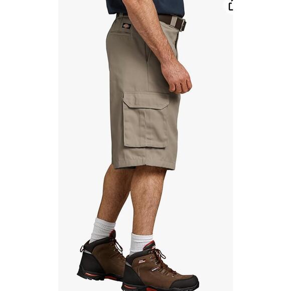 Dickies Men's Flex 13-Inch Relaxed Fit Cargo Short SZ 44 - Picture 3 of 4